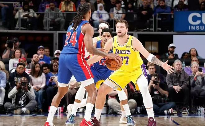 湖人9连胜终结！东契奇空砍32分难救主，詹姆斯