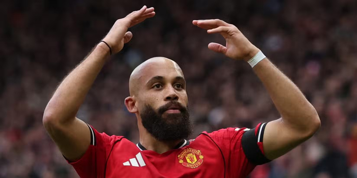 曼联引援困境：6500万水货与1亿英镑天才争夺战