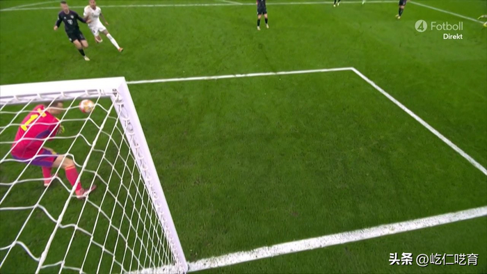 诺伊尔续约与否，拜仁门将传承面临挑战