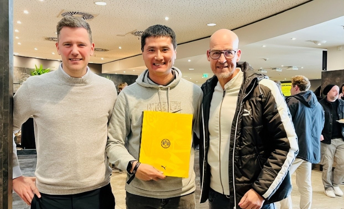 邵佳一执教国足首秀告捷 带领球队击败库拉索