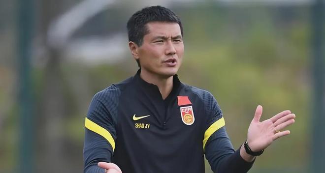 安东尼奥的发现与邵佳一的培养：拜合拉木从街